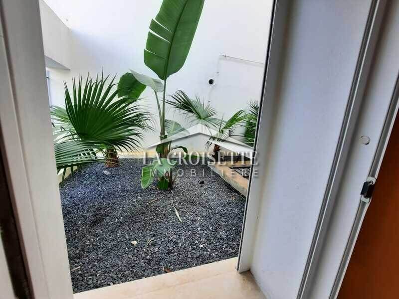 Duplex meublé S+3 avec jardin à La Marsa 